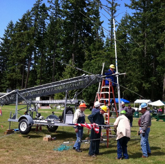 WX7RIK Attaches beam to tower